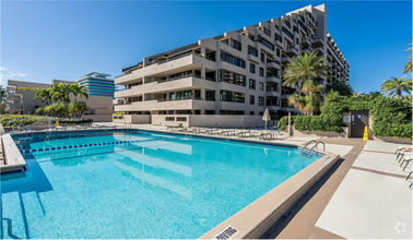 Building Photo - 121 Crandon Blvd