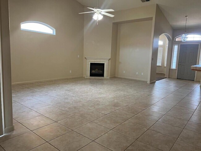 Building Photo - 1345 Florence