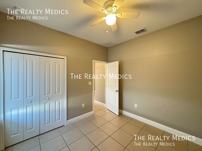 Building Photo - 765 Platypus Ct