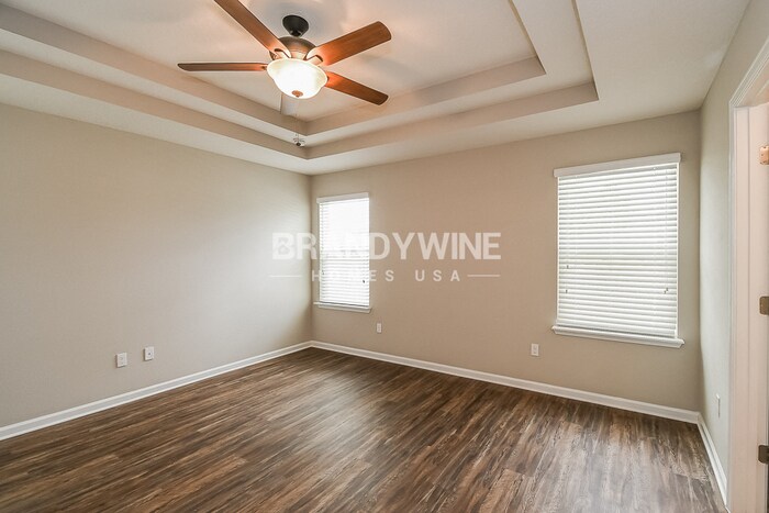 Building Photo - 884 Glendale Ln