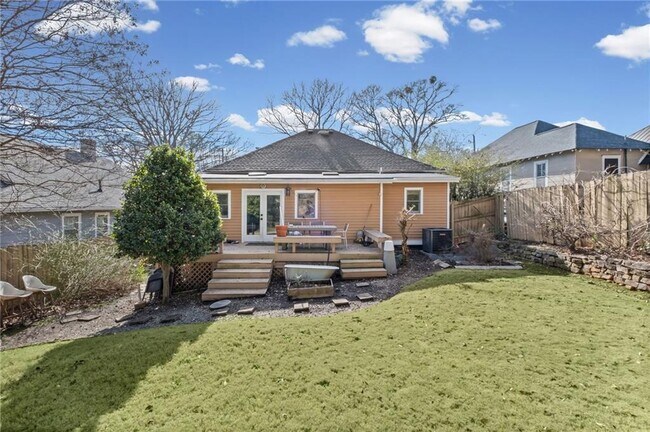 Building Photo - 805 Antone St NW