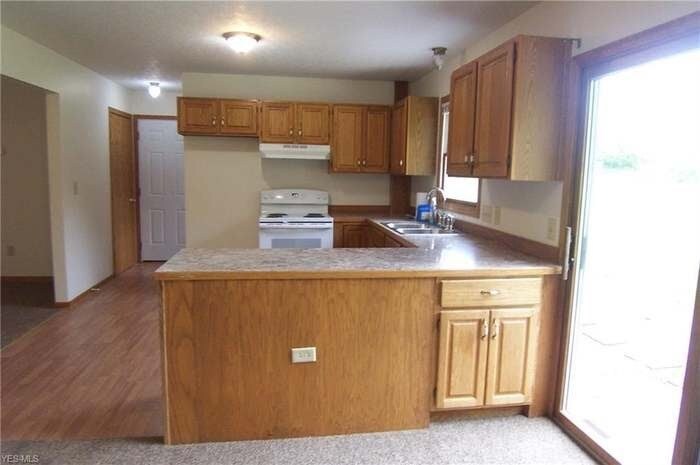 Building Photo - 888 E Caston Rd
