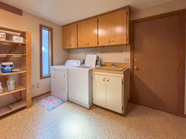 Building Photo - 951-953 3 Crabs Rd