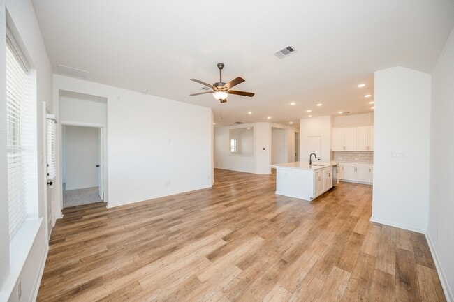 Building Photo - 42514 Summer Crst Rd