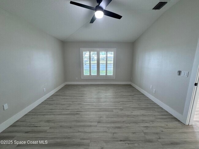 Building Photo - 210 Wickham Lakes Dr