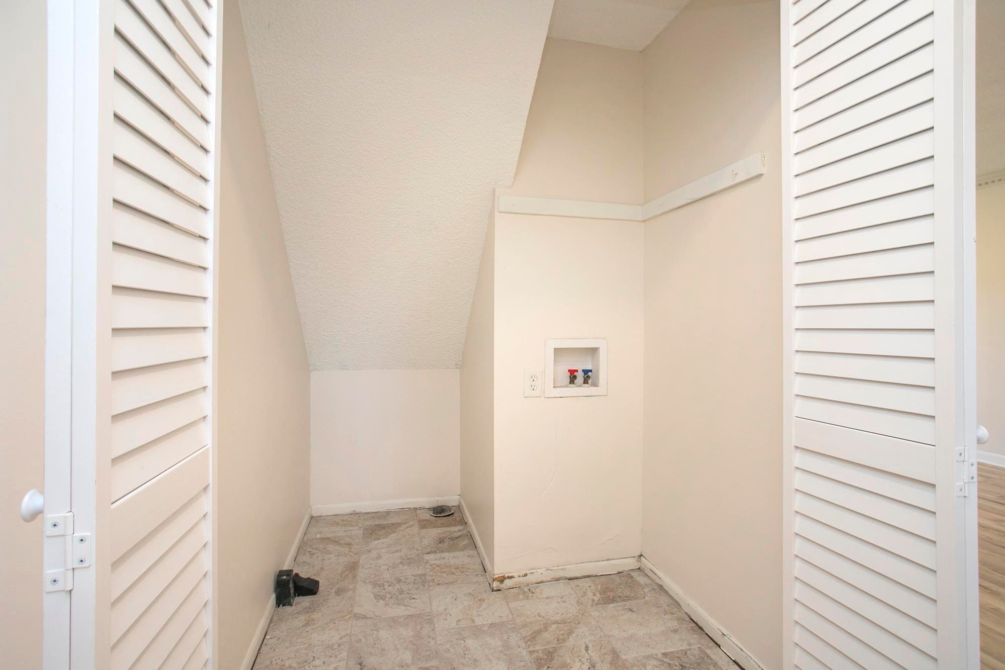 laundry room and washer and dryer will be included - 105 Jacksons Retreat Ct