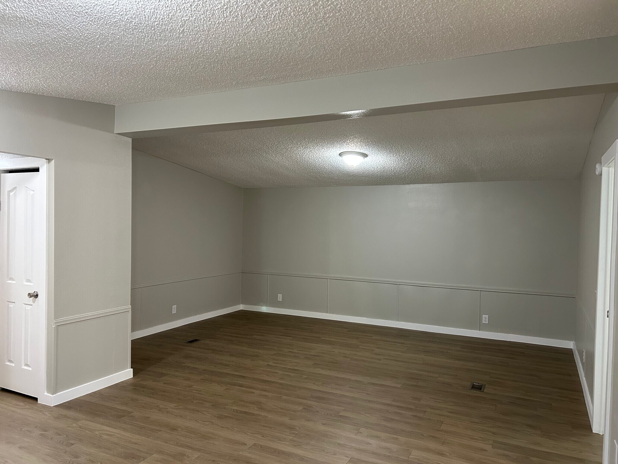 Building Photo - 1158 S Collyge Ave
