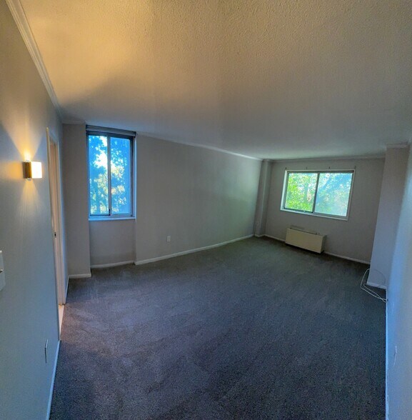 Building Photo - 2059 Huntington Ave