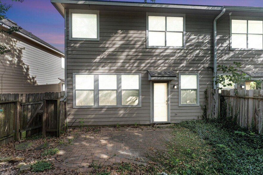 Building Photo - 16007 Sandy Path Ln