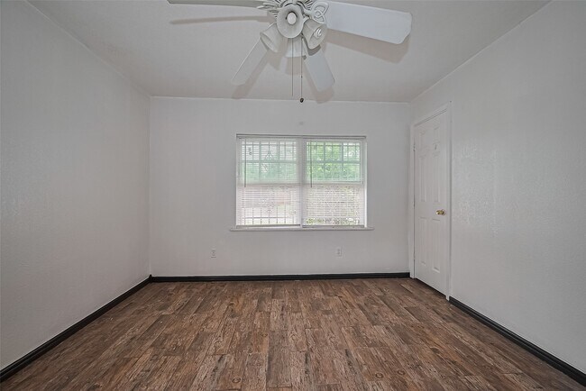 Building Photo - 423 Gammon Dr