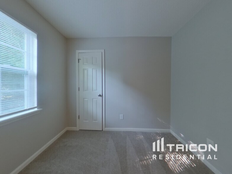 Building Photo - 6617 Flat Rock Dr