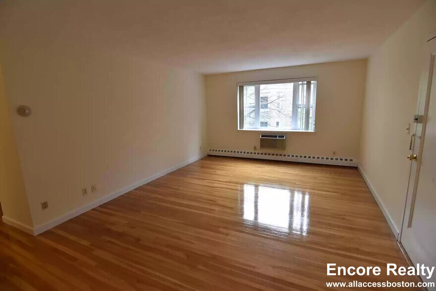 Building Photo - 74 Parkman St