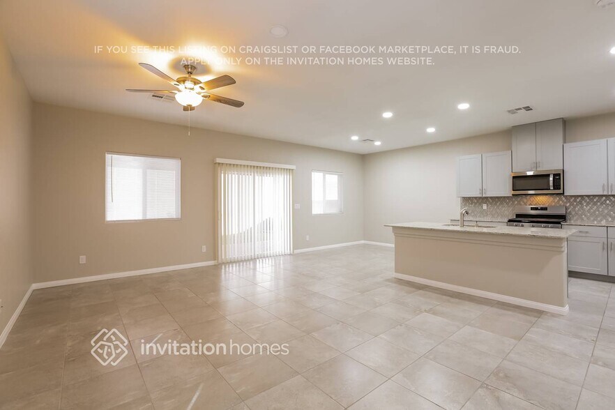 Building Photo - 9291 S Park St