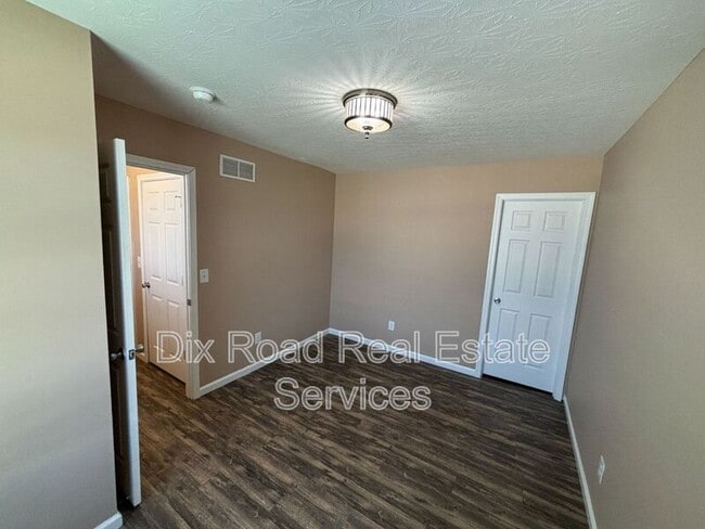 Building Photo - 2497 Deercove Ct.