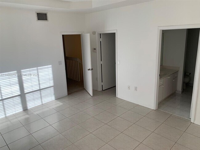 Building Photo - 3150 SW 152nd Pl