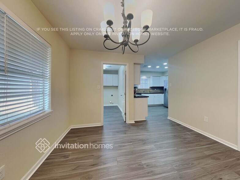 Building Photo - 11639 Idlebrook Dr