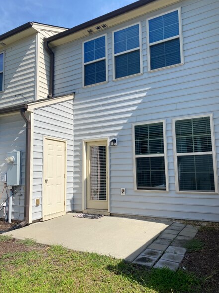 Building Photo - 521 Timpson Ave