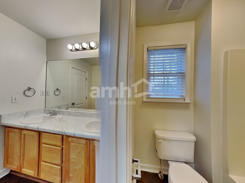 Building Photo - 7209 Sir William Dr