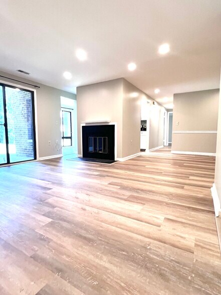 Building Photo - 18141 Chalet Dr