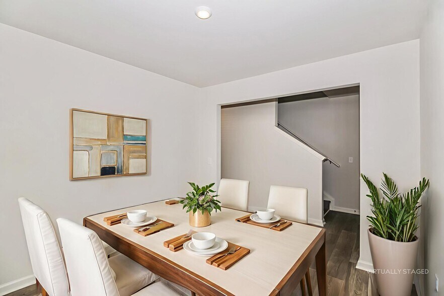 Building Photo - 668 Savanac St SE