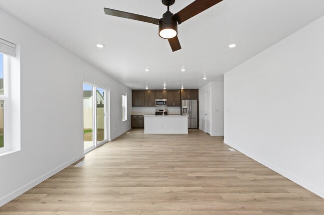 Building Photo - 6658 W Aileron St