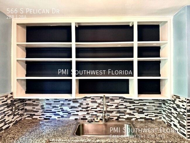 Building Photo - 566 S Pelican Dr