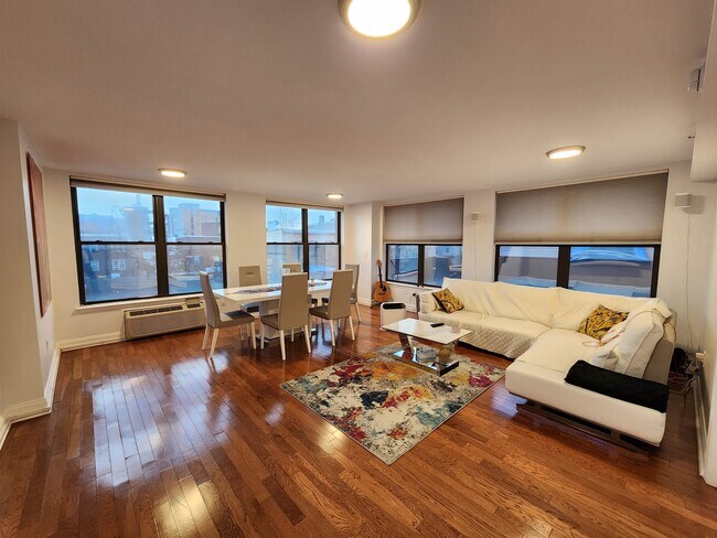 Building Photo - 4301 Park Ave