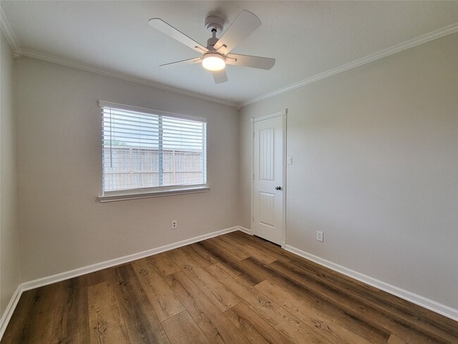Building Photo - 3658 Villa Glen Dr