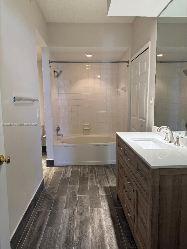 Building Photo - 3245 NE 184th St