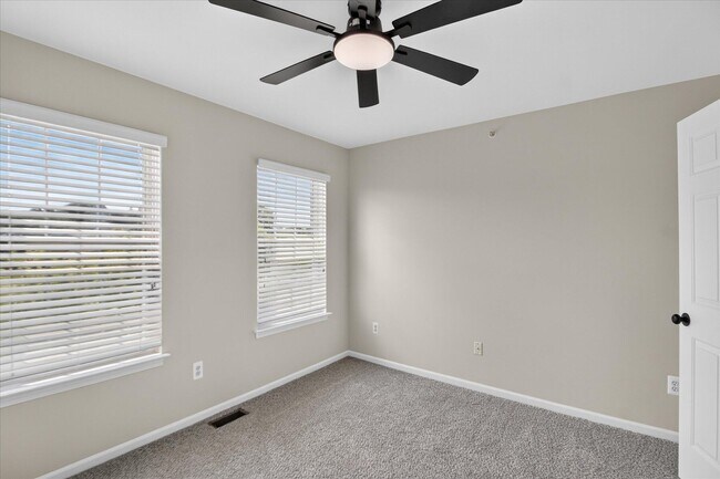Building Photo - 379 Cherry Orchard Rd