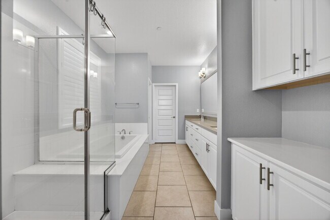 Building Photo - Charming 3-Bedroom Haven in Elk Grove with 2 Full Baths and 1603 Sq Ft of Comfort!