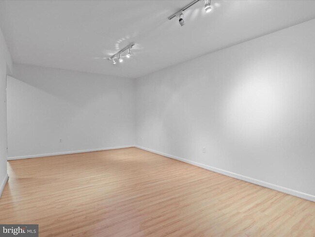 Building Photo - 11645 Newbridge Ct