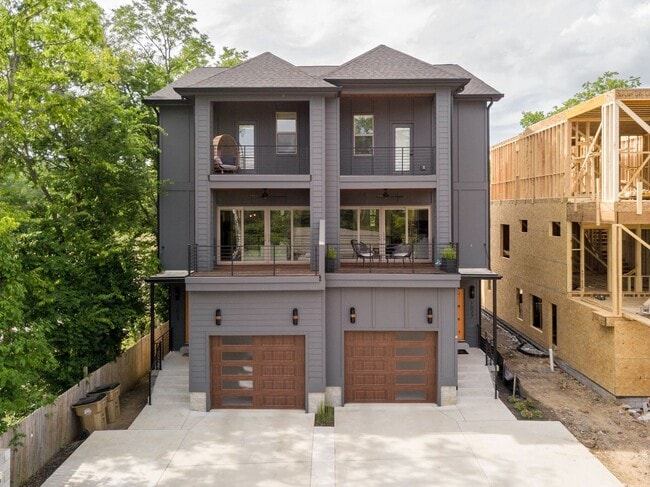 Primary Photo - Great modern HPR with garage and view of t...