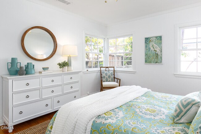 Building Photo - 2065 San Marino Ave