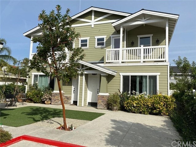 Primary Photo - 1051-B0nita Bonita St