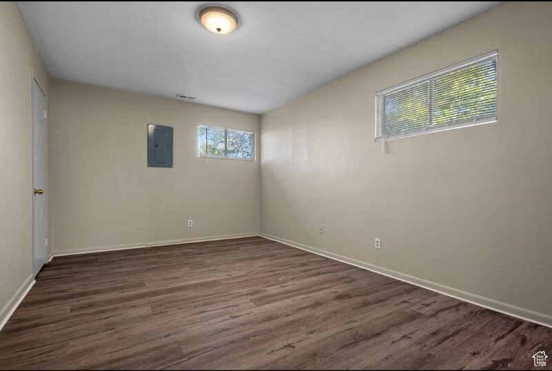 Building Photo - 57 N Center St