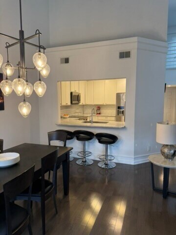 Building Photo - 4444 Lindell Blvd