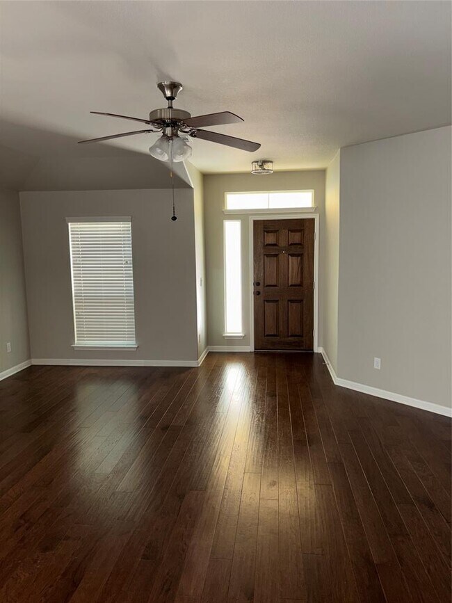 Building Photo - 634 River Bluff Cir