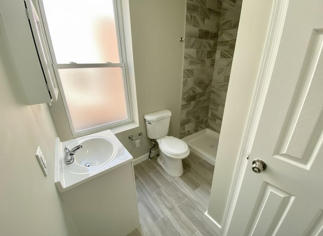 Building Photo - 929 N 43rd St