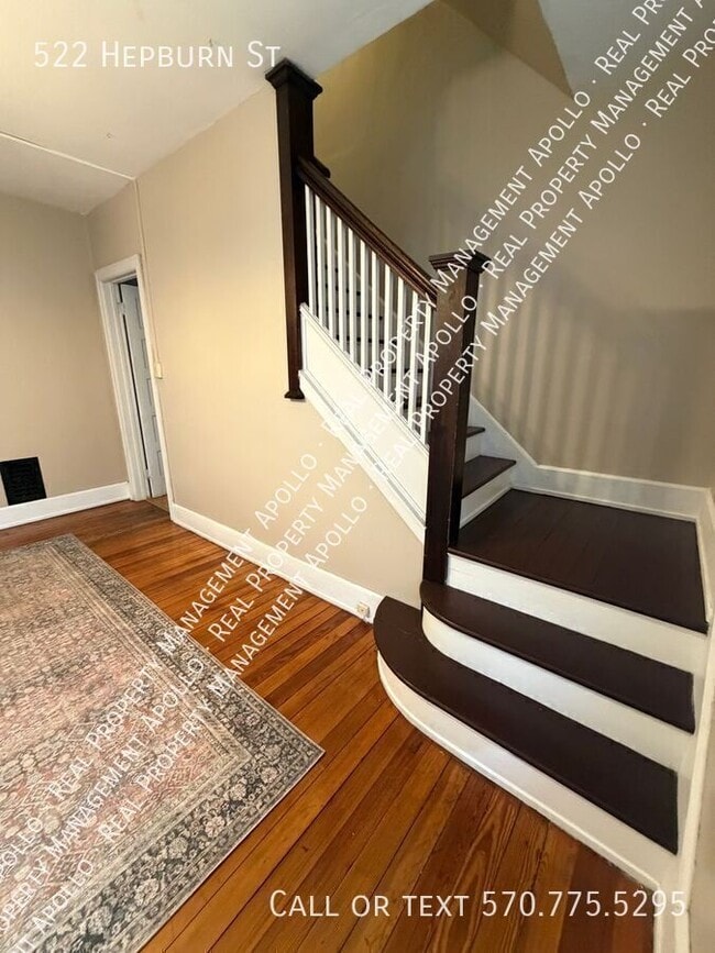 Building Photo - 522 Hepburn St