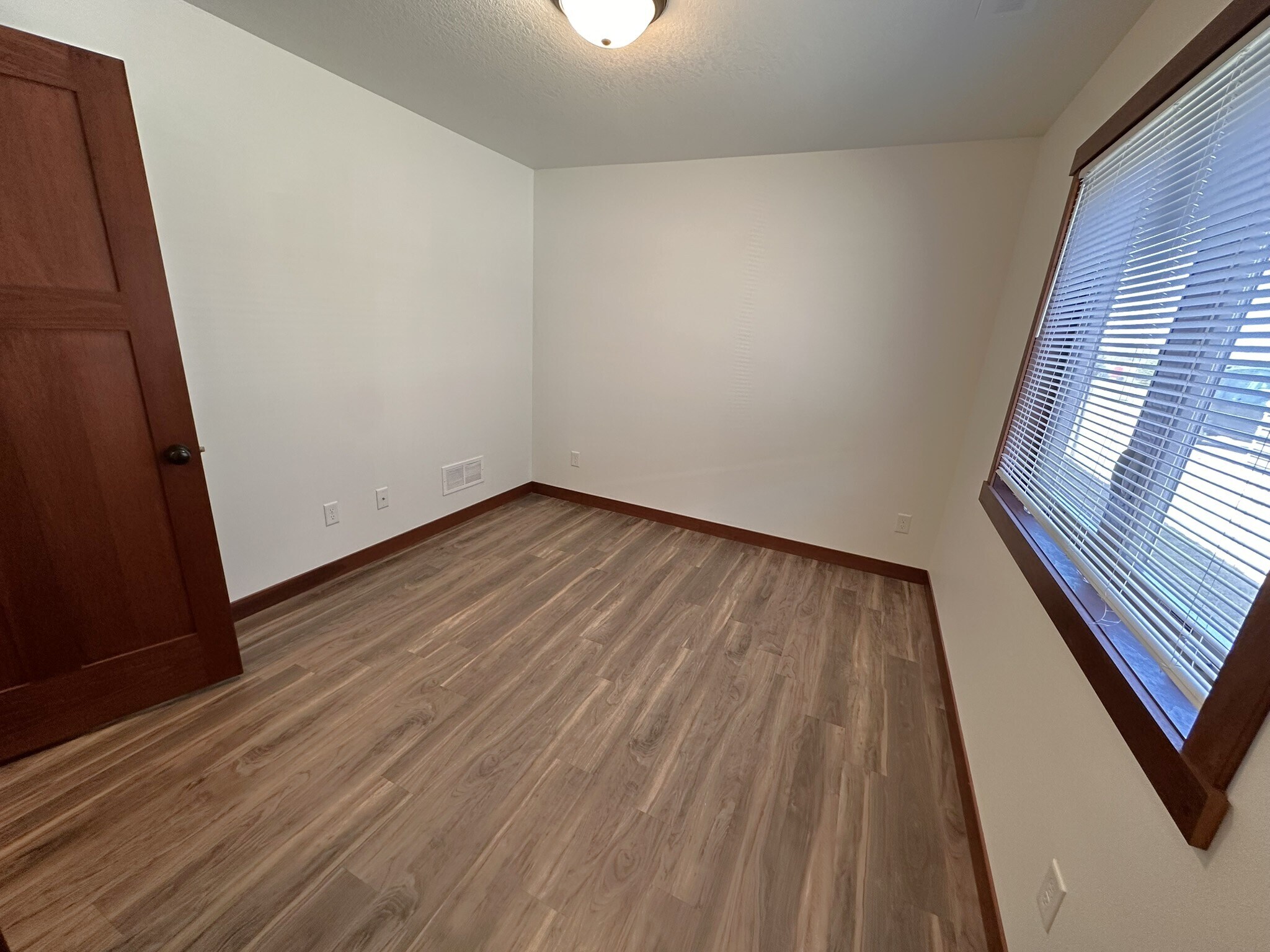 Building Photo - 1726 Aspen Ct