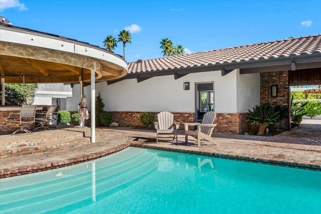 Building Photo - 48731 San Vicente St