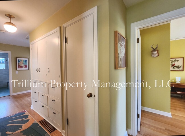 Building Photo - 5935 N Concord Ave