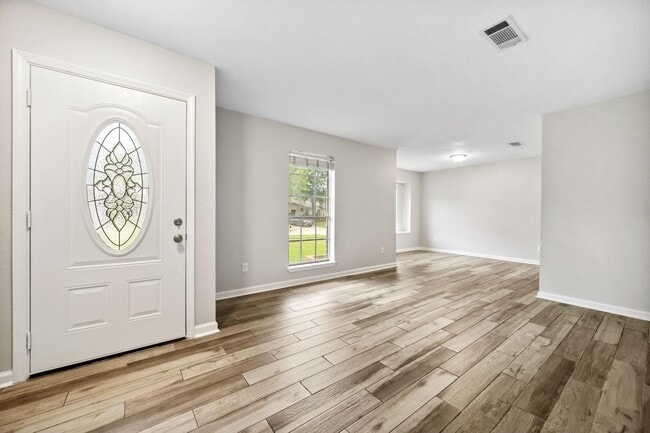 Building Photo - 4023 Broken Elm Dr