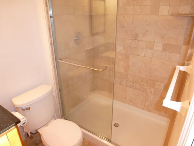 Building Photo - Four Bedroom, Two Bath, Two Car Garage Rem...