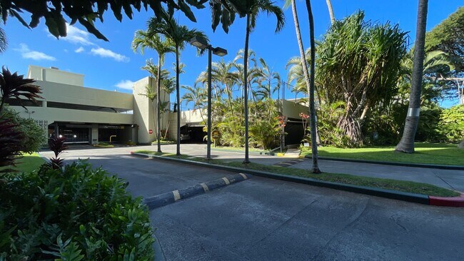 Building Photo - Rare High-Floor Corner Residence at Windward Passage | Ocean & Mountain Views