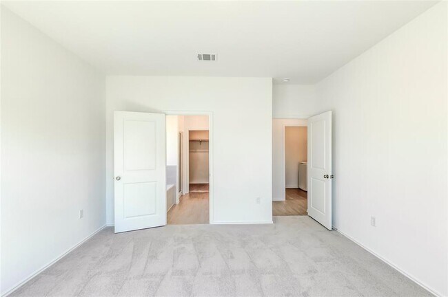 Building Photo - 102 Miglia St