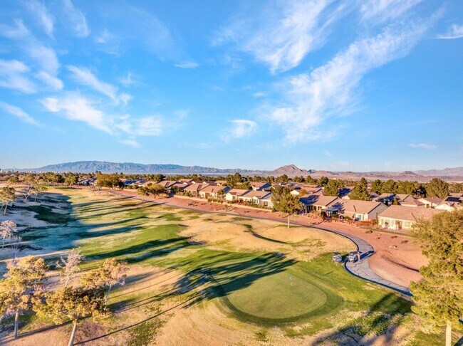 Building Photo - Beautiful Single-Story Home on the Golf Course in Sun City MacDonald Ranch (55+ Community)