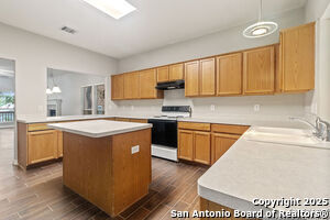 Building Photo - 7514 Acorn Bend Dr