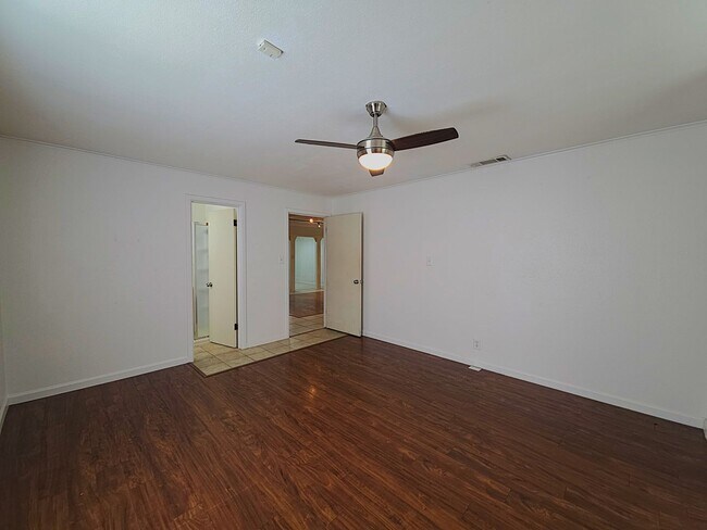 Building Photo - Spacious Country Home for Lease in Van, Texas!